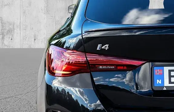 BMW I4 2025 photo 4