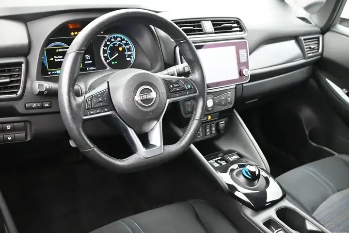 Nissan Leaf 2023 photo 5