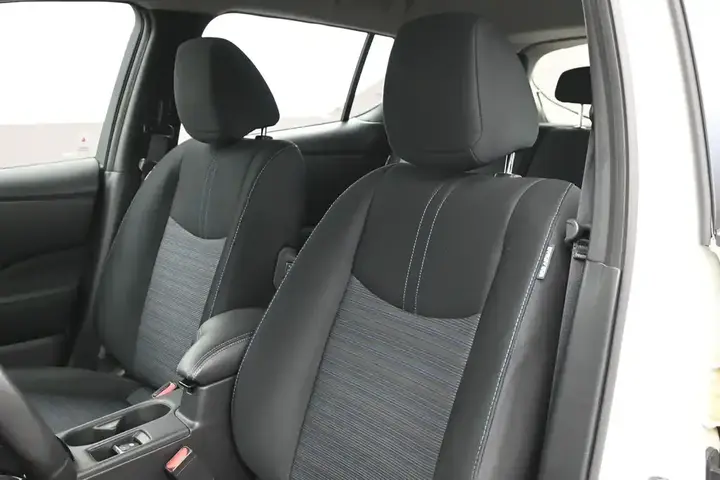 Nissan Leaf 2023 photo 4