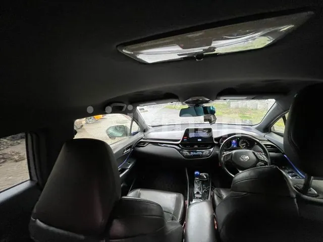 Toyota C-Hr 2018 photo 4