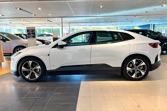 Polestar 4 2026 photo 2