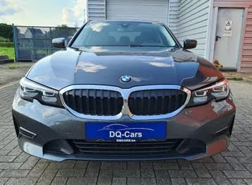 BMW 320I 2019 photo 2