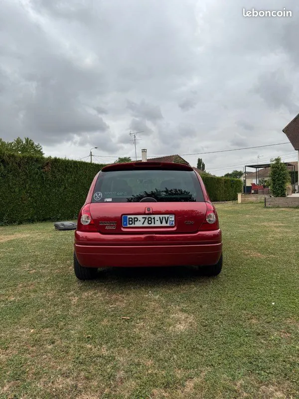 Renault Clio 2000 photo 4