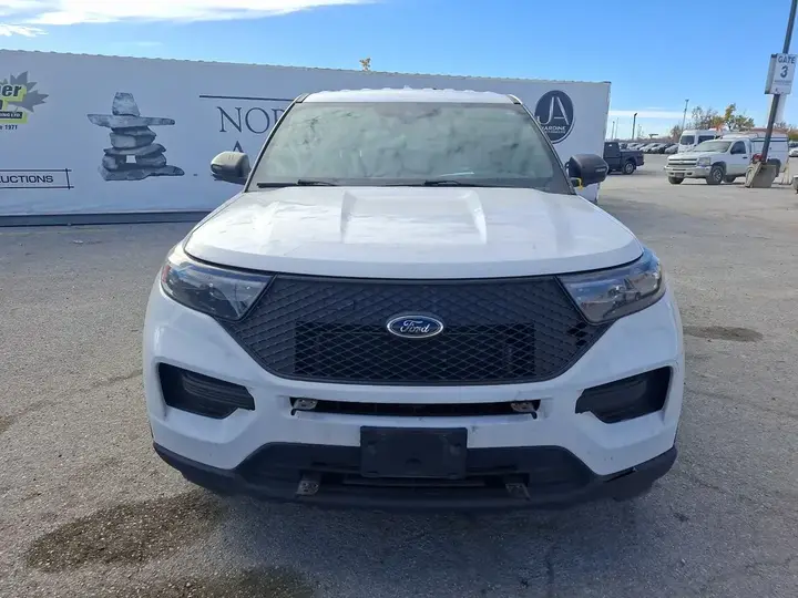 Ford Explorer 2021 photo 2