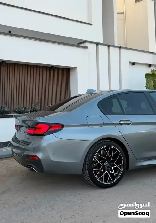 BMW 5 Series 2018 photo 4
