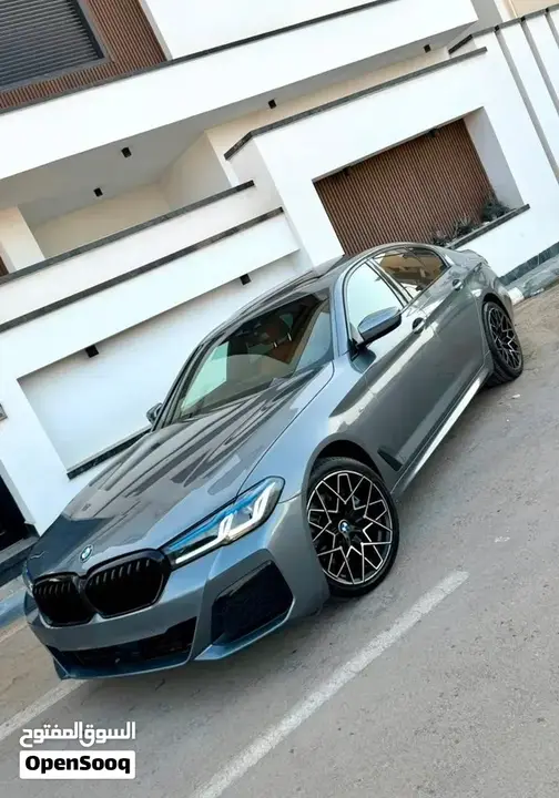 BMW 5 Series 2018 photo 2