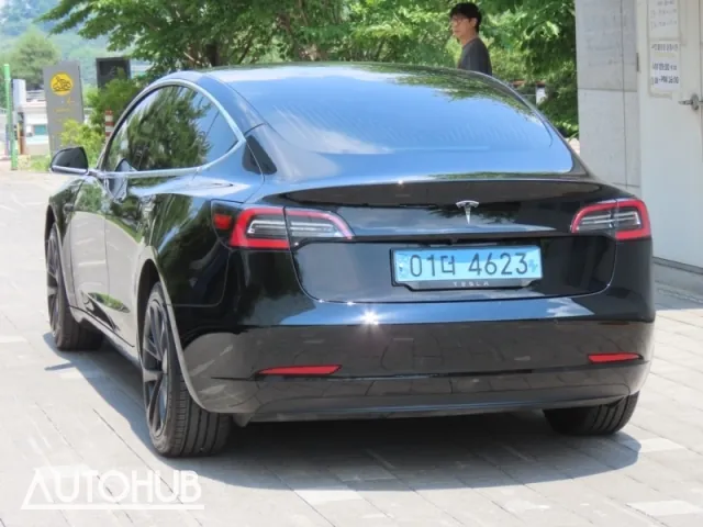 Tesla Model 3 2019 photo 4