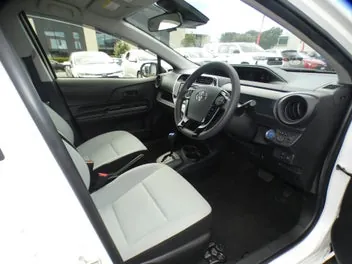 Toyota Aqua 2021 photo 3