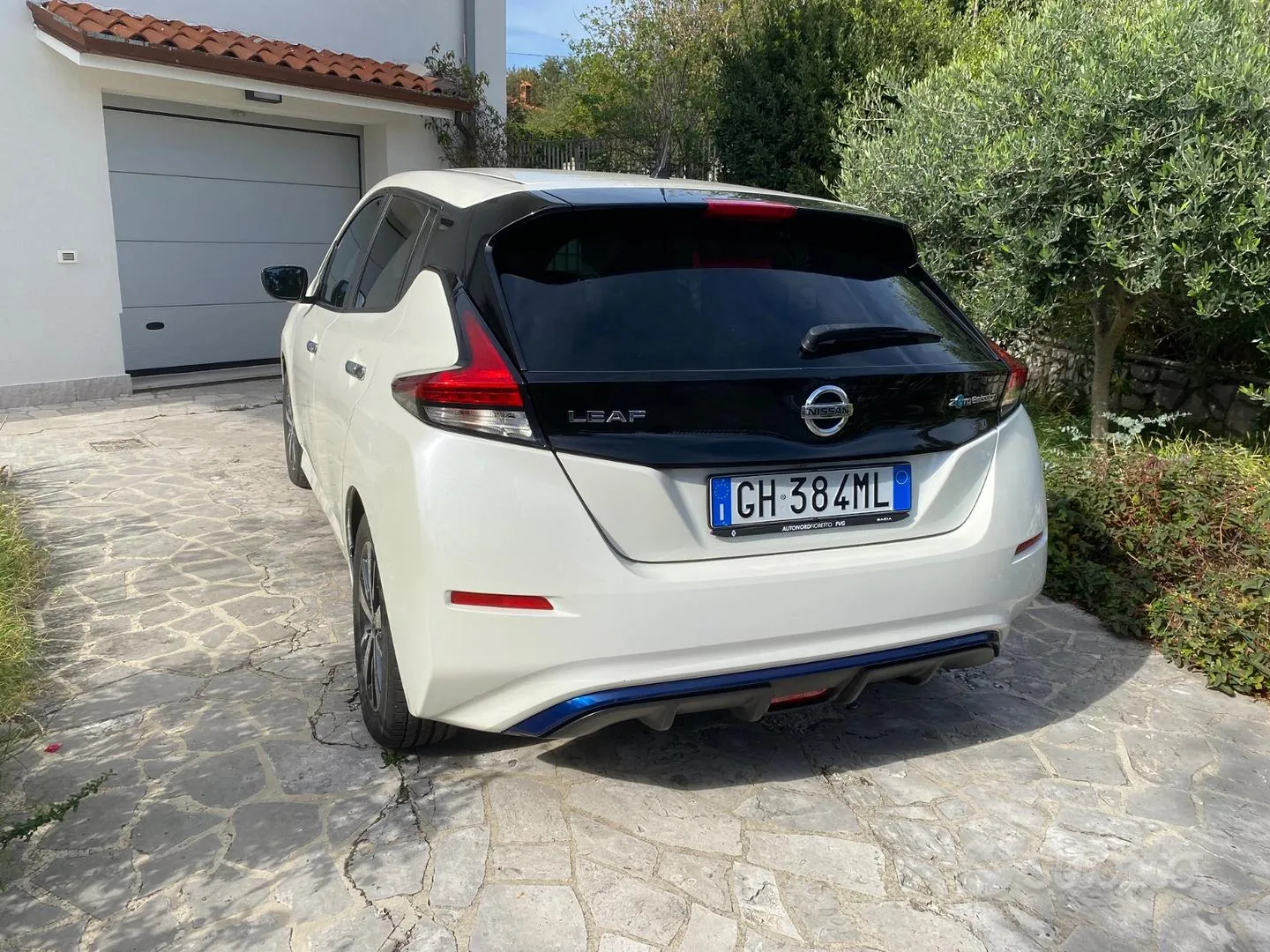 Nissan Leaf 2021 photo 2