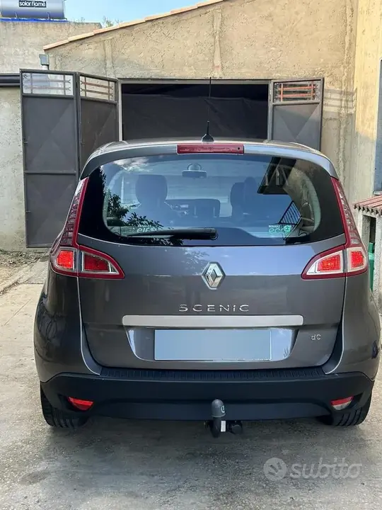 Renault Scenic 2011 photo 4