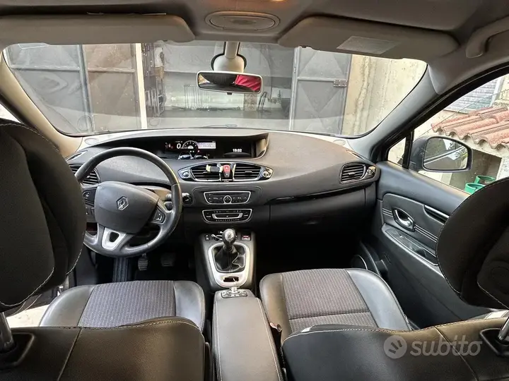 Renault Scenic 2011 photo 5