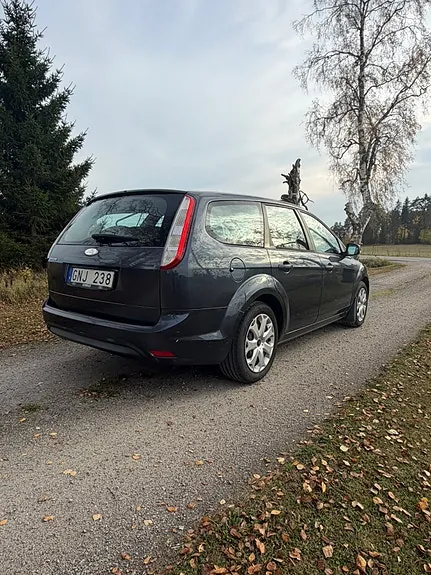Ford Focus 2010 photo 4