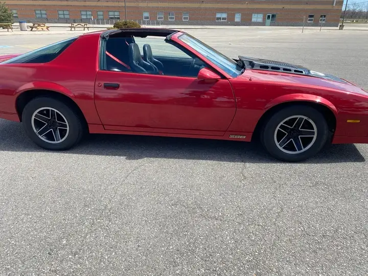 Chevrolet Camaro 1983 photo 2