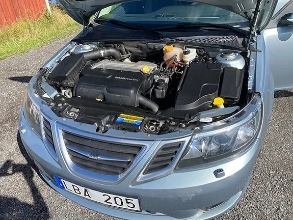 Saab 9-3 2010 photo 5