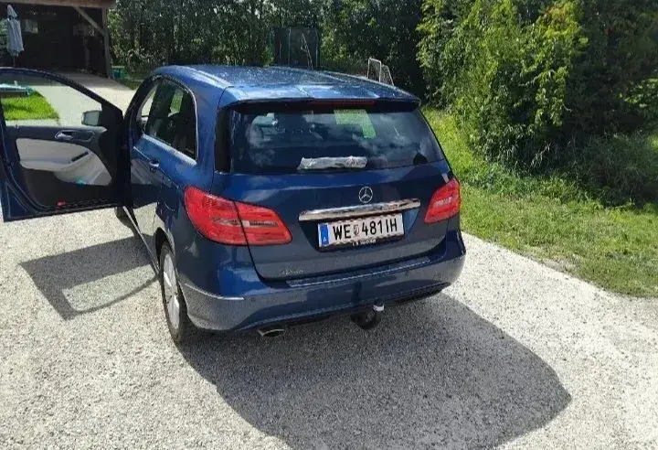 Mercedes-Benz B-Class 2012 photo 2