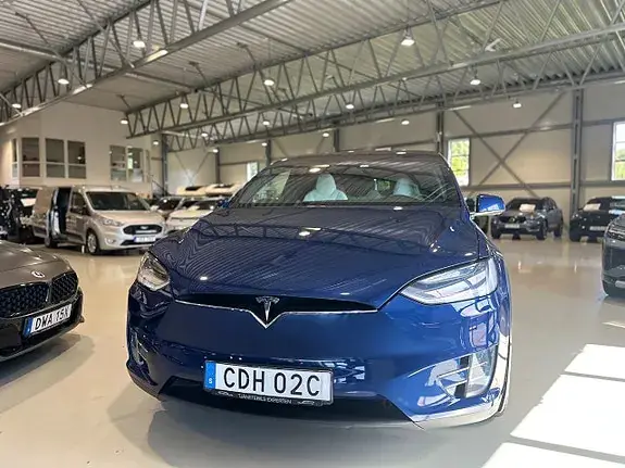 Tesla Model X 2020 photo 2
