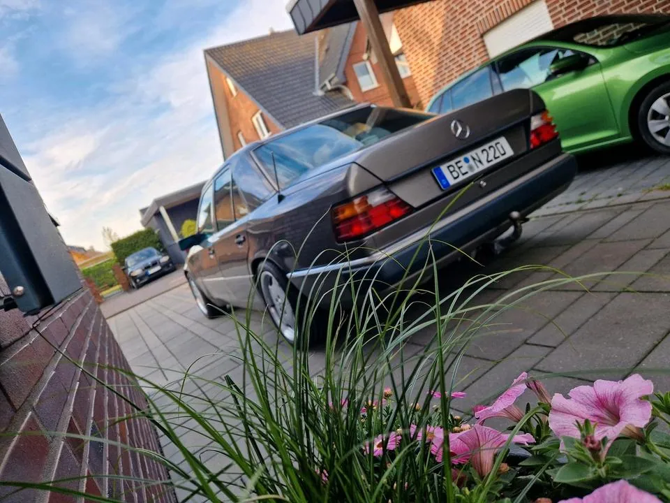 Mercedes-Benz W124