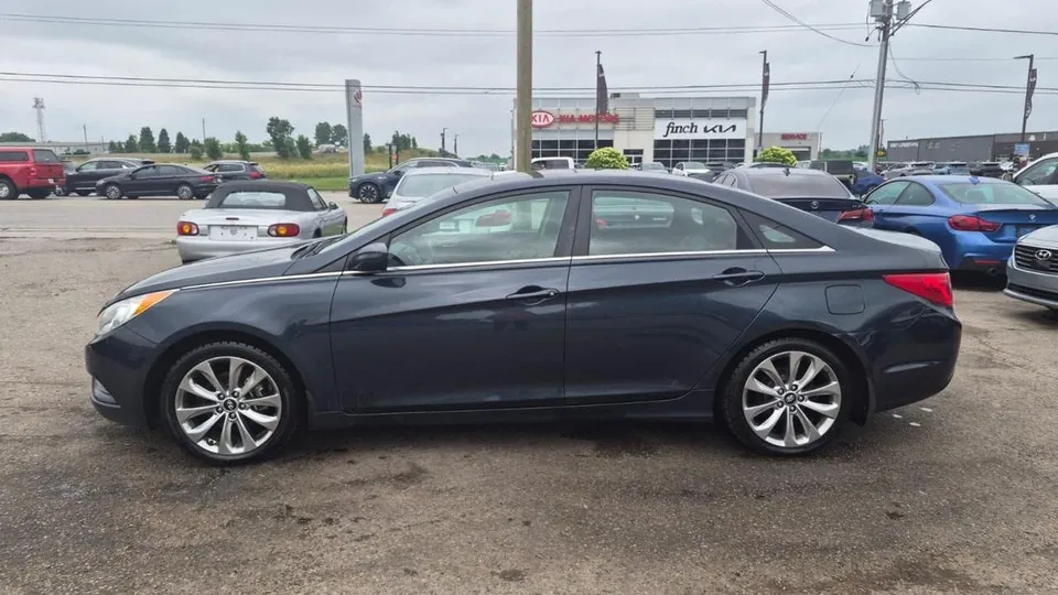 Hyundai Sonata 2013 photo 2