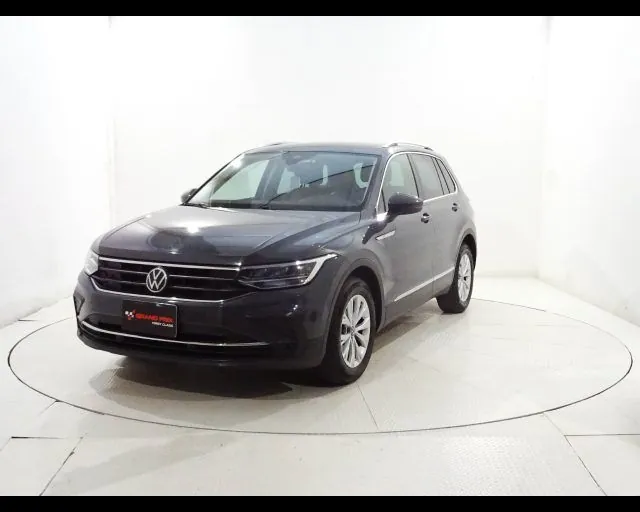 Volkswagen Tiguan 2021 photo 2