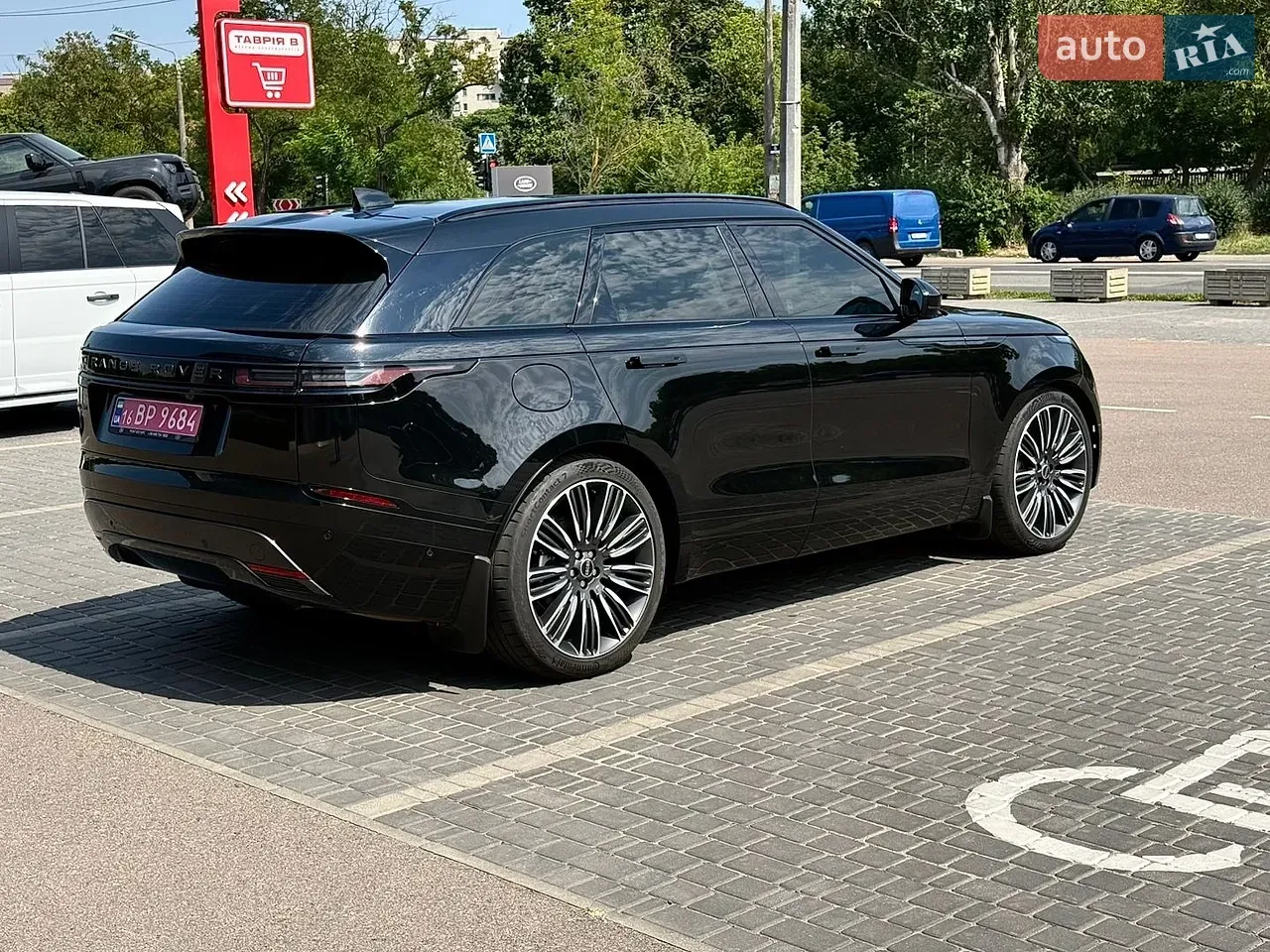 Land Rover Range Rover Velar 2025 photo 5