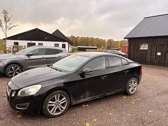 Volvo S60 2012 photo 2