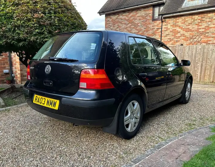 Volkswagen Golf 2003 photo 2