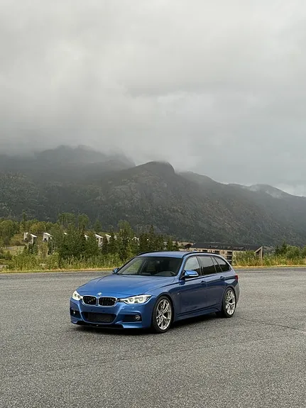 BMW 318D 2016 photo 2