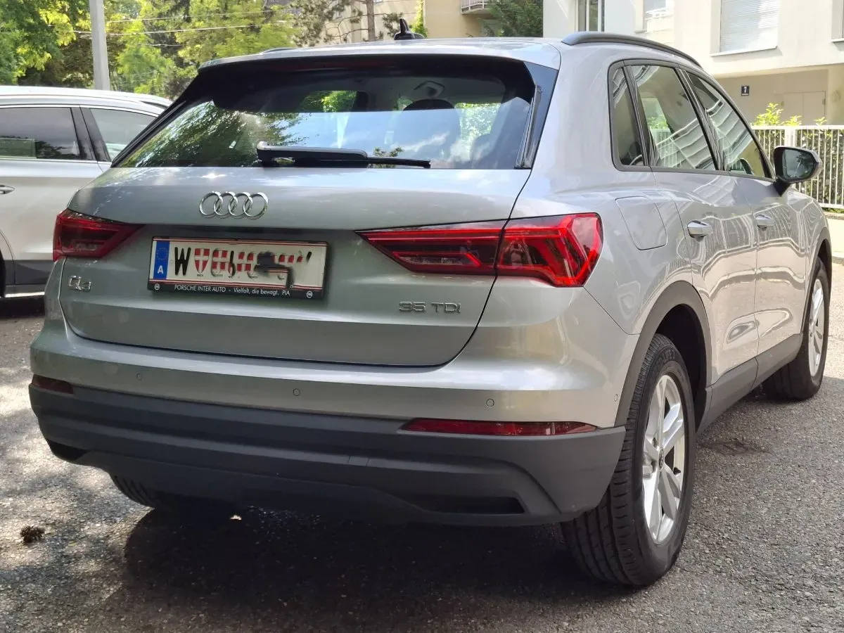 Audi Q3 2023 photo 2