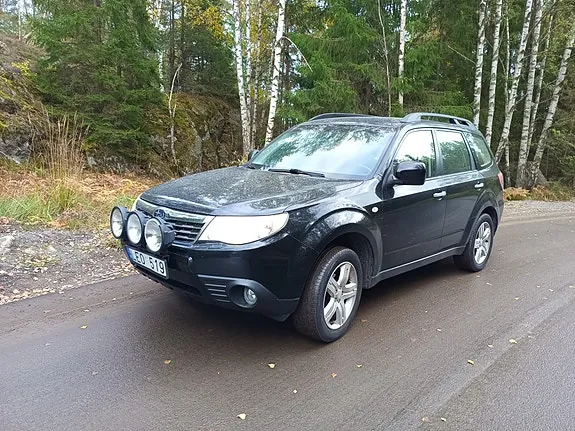Subaru Forester 2010 photo 3