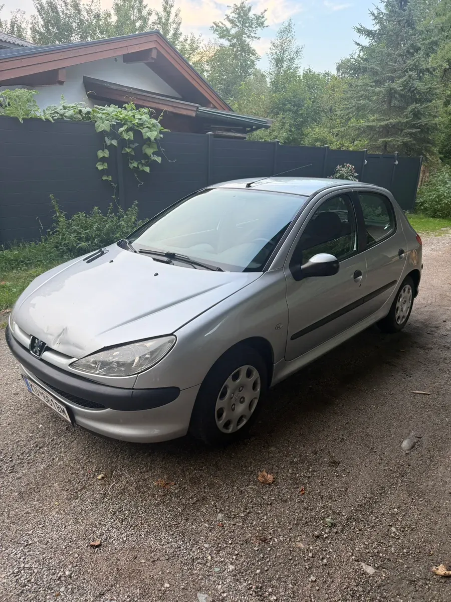 Peugeot 206 2008 photo 2