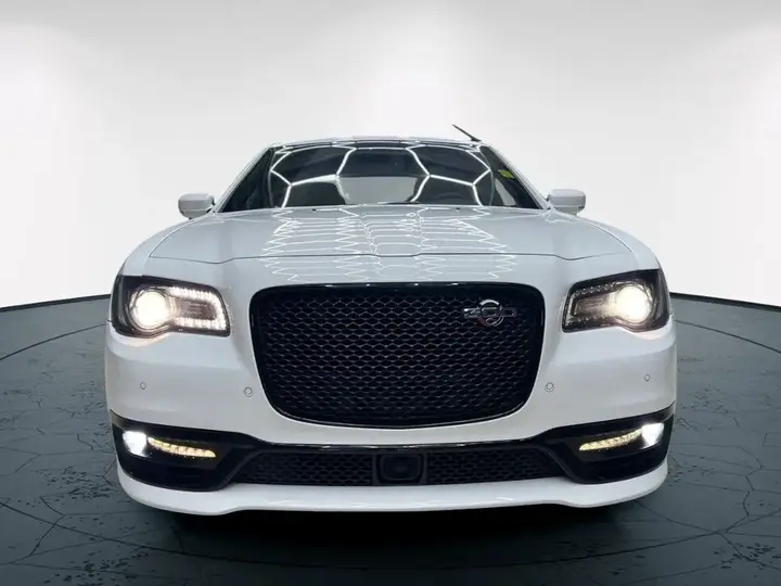 Chrysler 300 2023 photo 4