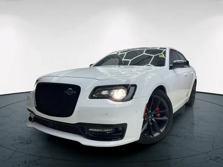 Chrysler 300 2023 photo 3