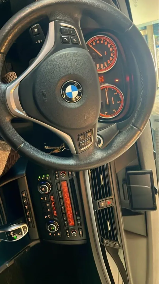 BMW X1 2014 photo 2
