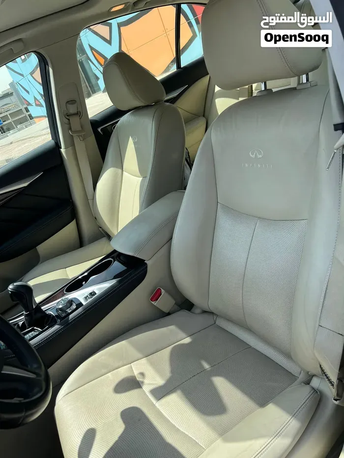 Infiniti Q50 2015 photo 3