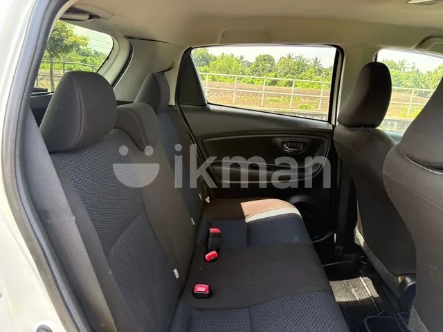 Toyota Vitz 2018 photo 4
