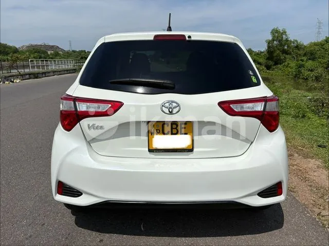 Toyota Vitz 2018 photo 2