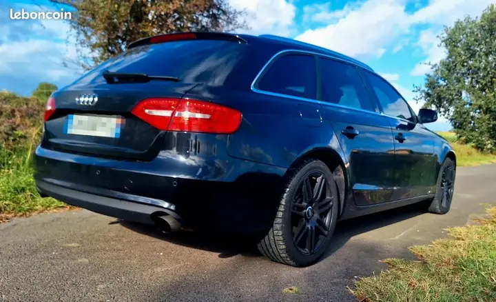Audi A4 2012 photo 2