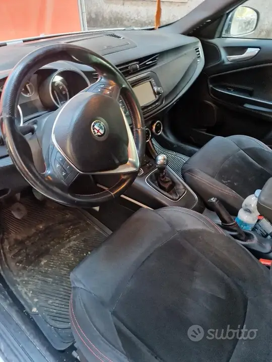 Alfa Romeo Giulietta 2015 photo 4