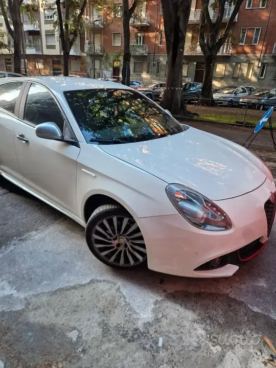 Alfa Romeo Giulietta 2015 photo 5