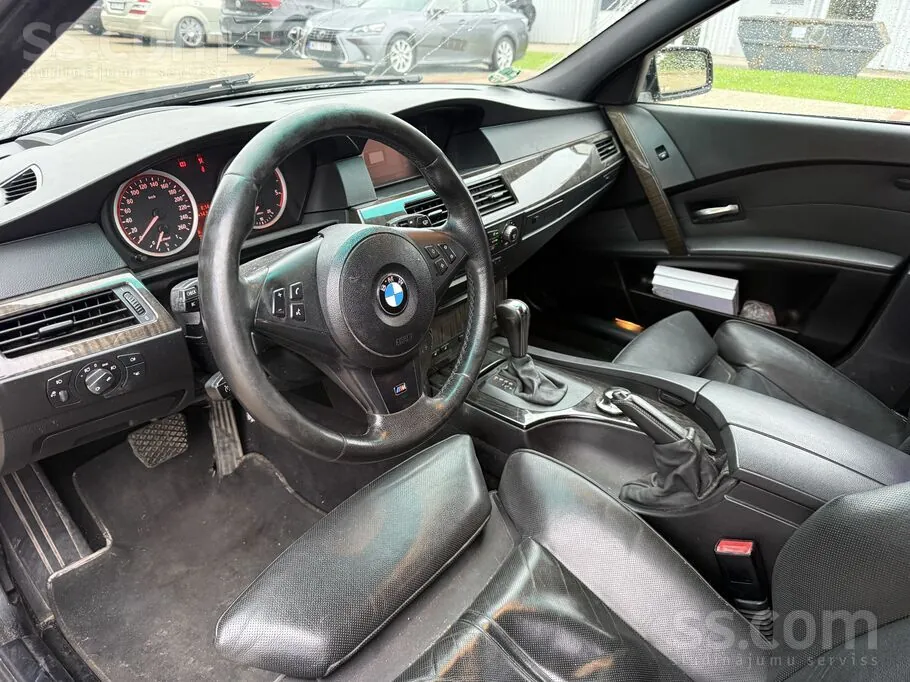 BMW 530D 2004 photo 3