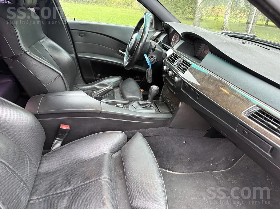 BMW 530D 2004 photo 2