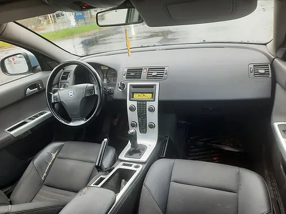 Volvo S40 2010 photo 4