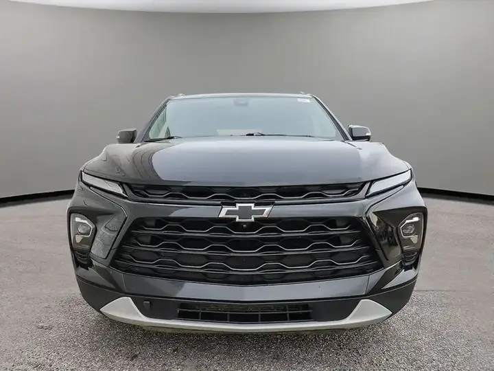 Chevrolet Blazer 2024 photo 2