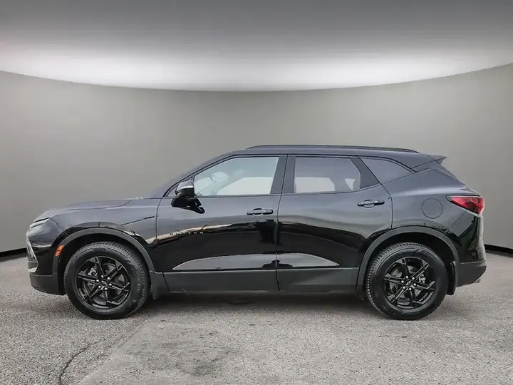 Chevrolet Blazer 2024 photo 3