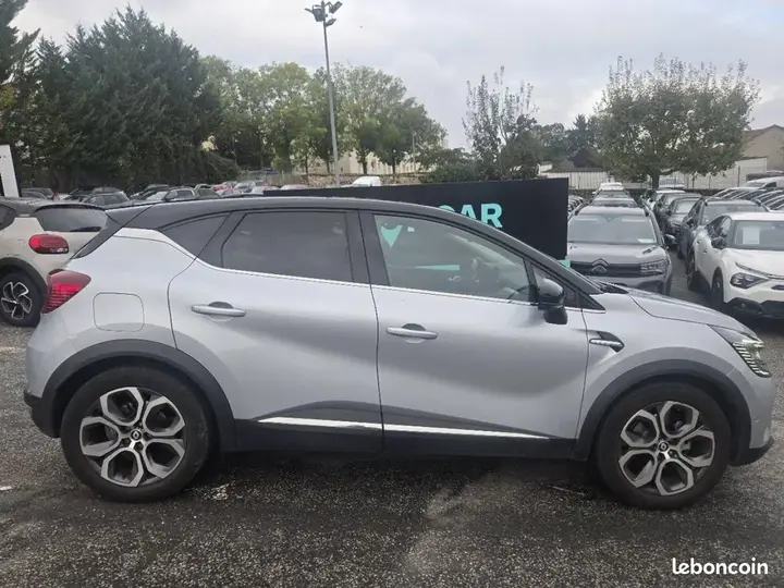 Renault Captur 2023 photo 3