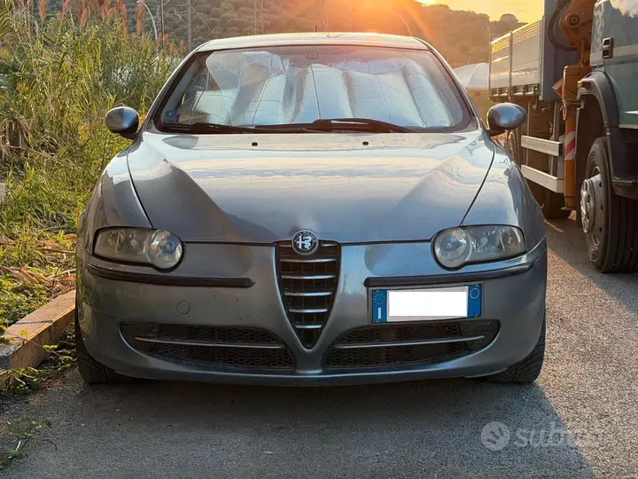 Alfa Romeo 147 2004 photo 2