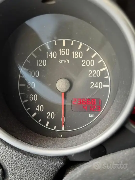Alfa Romeo 147 2004 photo 5