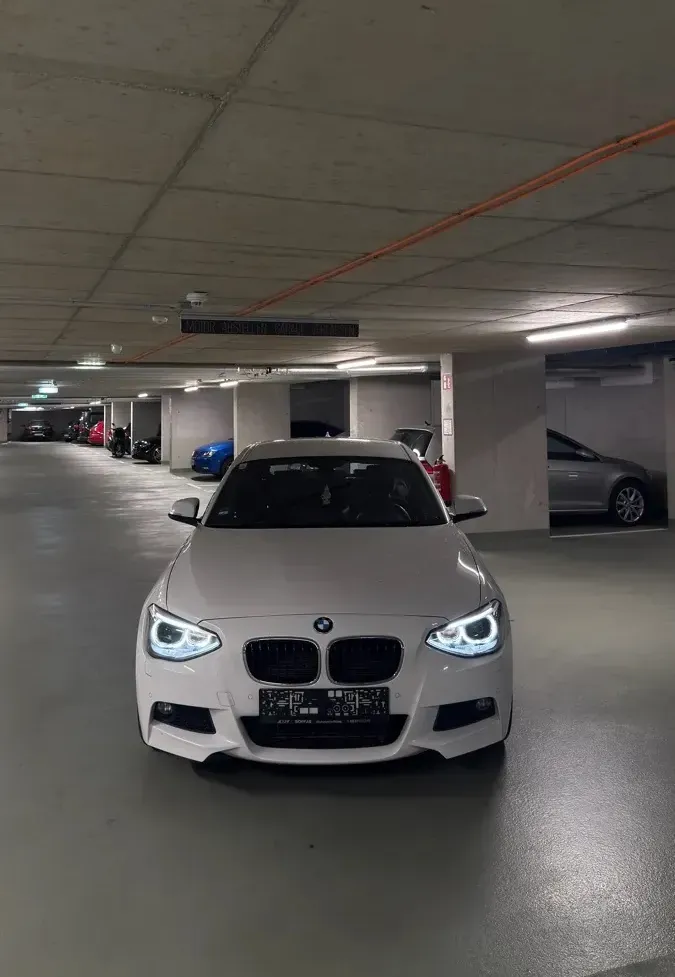 BMW 1 Series 2012 photo 2