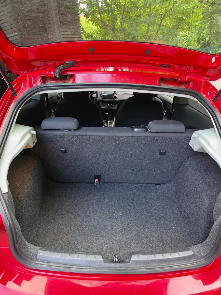Seat Ibiza 2011 photo 3