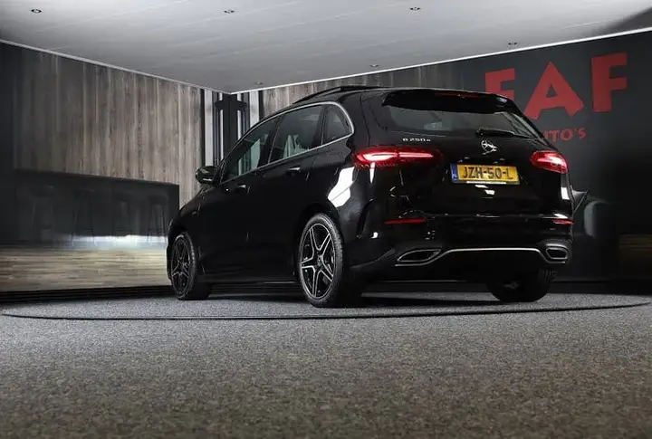 Mercedes-Benz B-Class 2025 photo 3